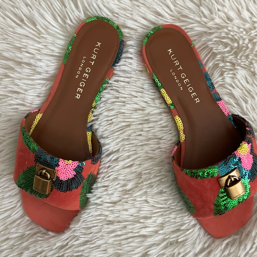 Kurt Geiger slides …size 7